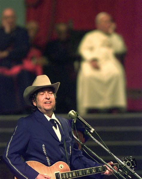 American singer-songwriter Bob Dylan wins Nobel Prize in literature ...