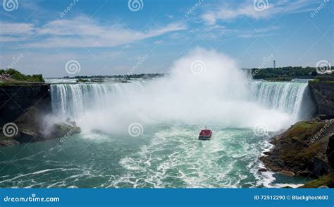 Niagara Falls Horseshoe Falls with Tour Boat Editorial Image - Image of ...