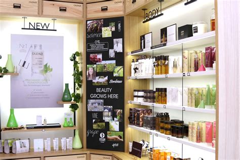 Caudalie Boutique - Spa - exklusiv in Düsseldorf | Shop ideen, Innen ...