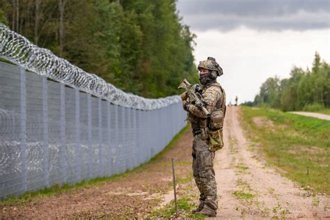 Latvia Tightens Border Security as Belarus Crossings Rise - Bloomberg