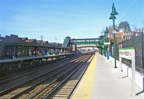 ملف:Hastings-on-Hudson, NY, train station.jpg - المعرفة