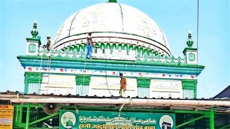 Bulldozer action on Mumbai's Haji Malang Dargah - NewsBharati