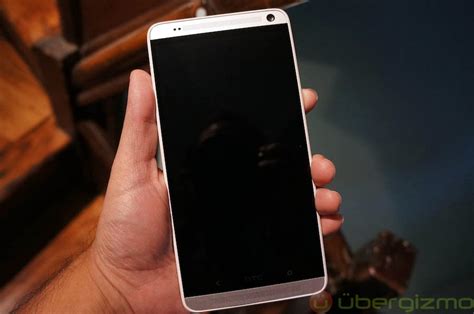 HTC One Max Review | Ubergizmo