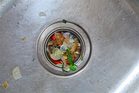 How to Clean a Smelly Kitchen Sink Drain? (Causes & Methods)