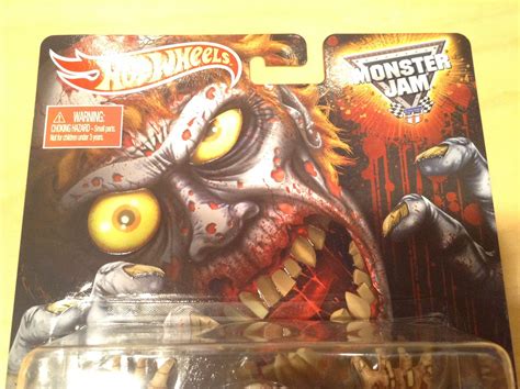 JULIAN'S HOT WHEELS BLOG: Zombie Monster Jam Truck (2015 Walmart Exclusive Grab the Fire Race ...