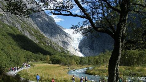 Briksdal Glacier | Fjordguiding | Nature Attractions | Nordfjordeid | Norway