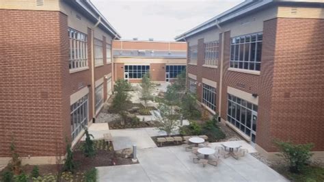 Take a look inside Columbia City’s new high school | WANE 15