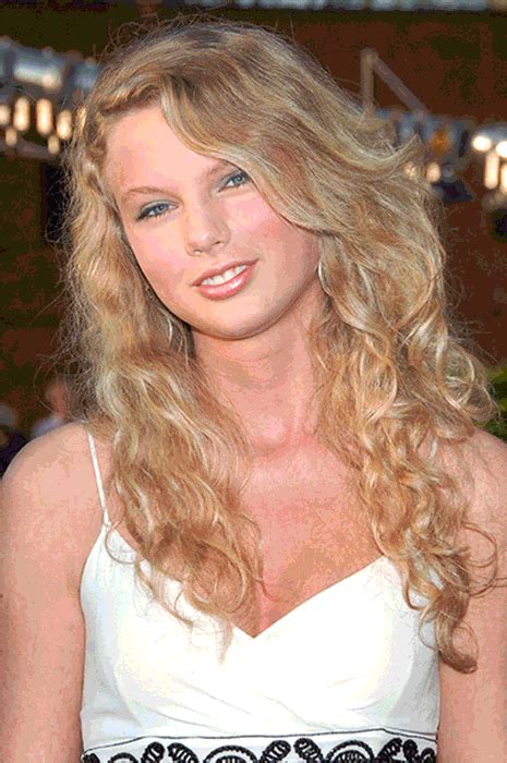 The Beauty Evolution of Taylor Swift, from Curly-Haired Cutie to All ...