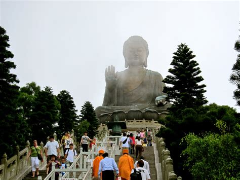 travelmonkeys: The Big Buddha on Lantau Island