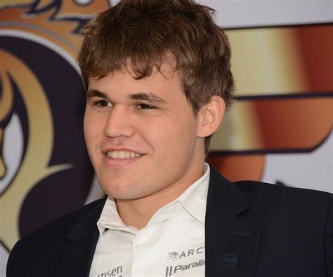 Magnus Carlsen Biography - Facts, Childhood, Family Life & Achievements