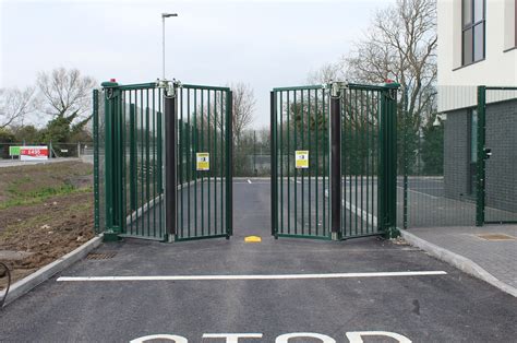 Automatic Bi-Folding Gates - Harling Security