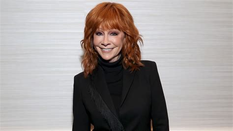 Reba McEntire dresses up her windows with textured curtains | Homes ...