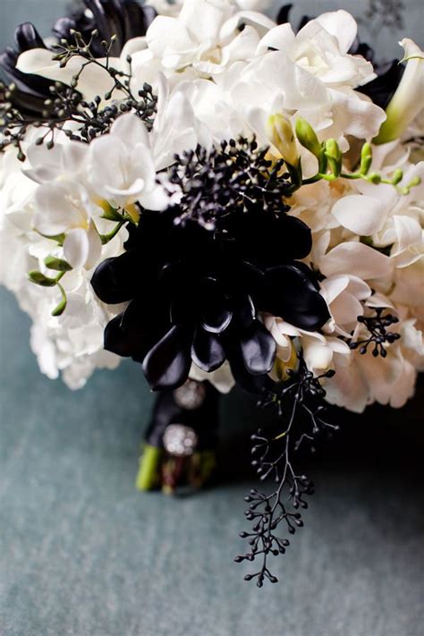 163 best Black & White Flower Arrangements & Bouquets images on Pinterest | Bridal bouquets ...