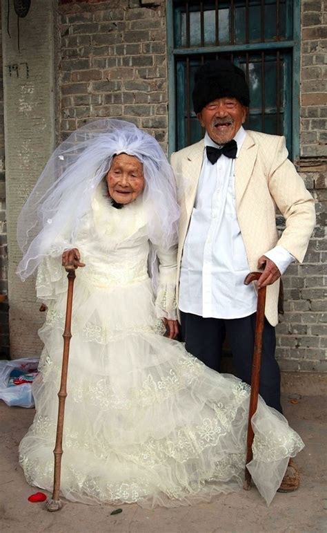 28 Elderly Couple Wedding Photos Proving You’re Never Too Late To Find ...