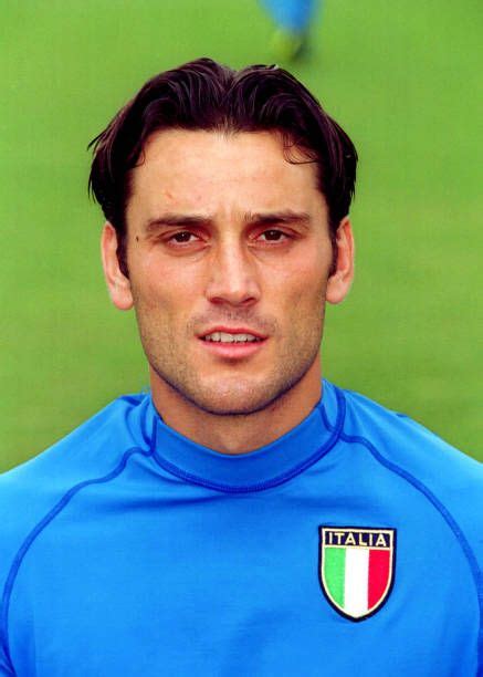 Vincenzo Montella of Italy in 2000. International Football, 2000s, Face, Italia, The Face, Faces ...