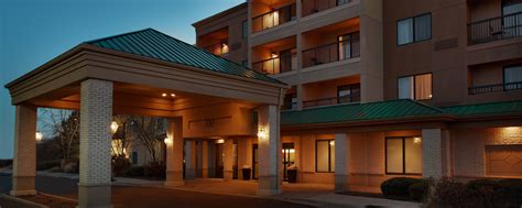 St Charles Hotels | Hotel Near Chicago DuPage Area, IL | Courtyard St Charles IL