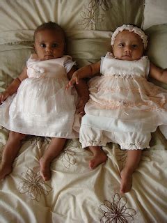 Trendy Twins: Twin outfits from day dot....