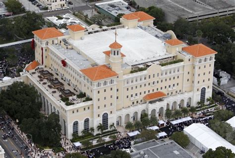 Tom Cruise, John Travolta among celebrities at Church of Scientology ...