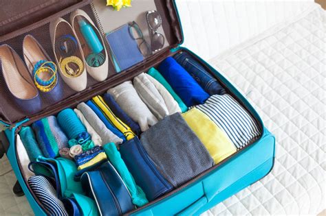 Agar Tak Overpacking, Ikuti 5 Tips Packing Koper Liburan ala Marie ...