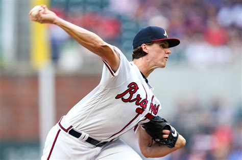 Atlanta Braves pitcher search : Is the best on the board worth the move?