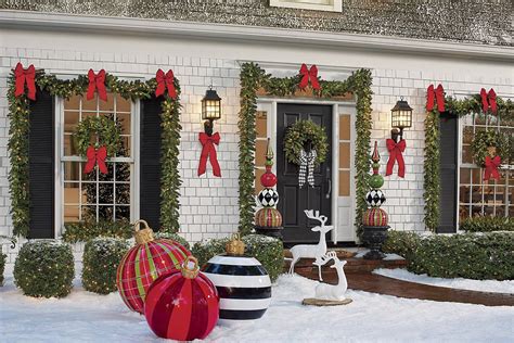 Christmas Porch Decorations: 15 Holly Jolly Looks - Grandin Road Blog