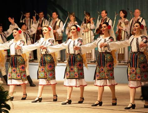 “Ia” and the Traditional Moldovan Costume