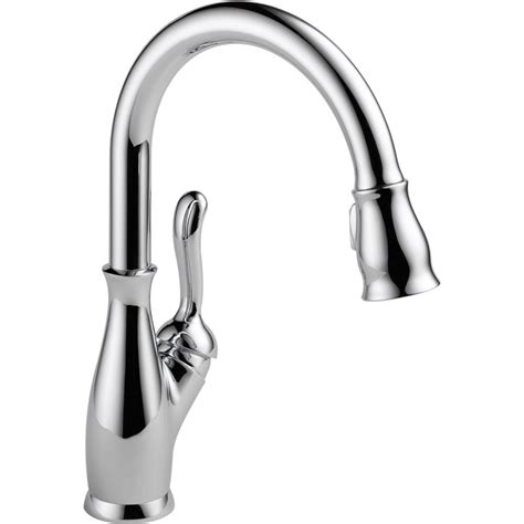 Delta Leland Single-Handle Pull-Down Sprayer Kitchen Faucet in Chrome Featuring MagnaTite ...