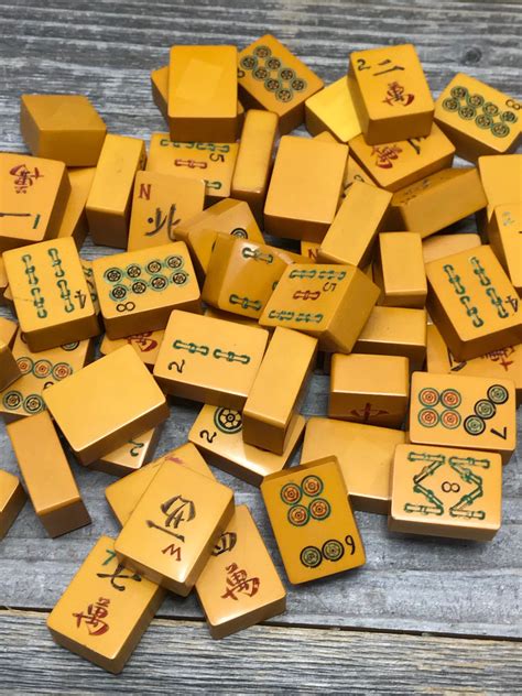 Vintage Mahjong Tiles 6 Butterscotch Bakelite Chinese Game | Etsy | Game pieces, Tiles game ...