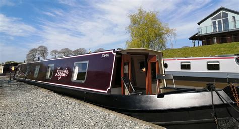 Lancaster Canal Boat Hire | Duck Island Boat Company