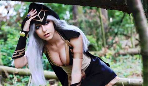 This Incredibly Hot League of Legends Cosplay Music Video is Fantastic ...