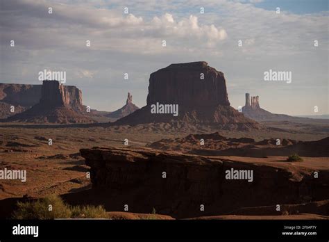 Mesas and Buttes in Monument Valley Utah Stock Photo - Alamy