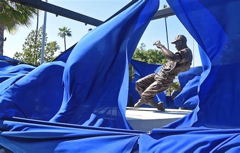 Dodgers Video: Jackie Robinson Statue Unveiled At Dodger Stadium ...