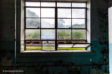 Iaeger School – Abandoned.Photo