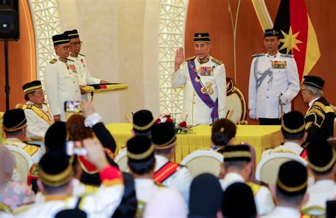 Wan Junaidi sworn in as 8th Sarawak Governor [NSTTV] | New Straits ...