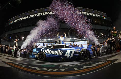 Ricky Stenhouse Jr. wins longest DAYTONA 500 in two overtimes - Jayski ...