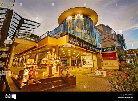 Siam Paragon shopping mall. Bangkok, Thailand Stock Photo - Alamy