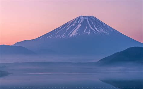 Mt Fuji Sunrise On Lake Motosuko – Les Taylor Photography