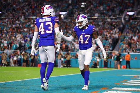 Full highlights of the Bills’ 21-14 win over the Dolphins - Yahoo Sports