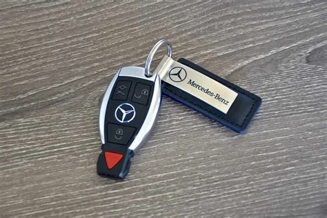 How to Open a Mercedes Key Fob - Engine Pass