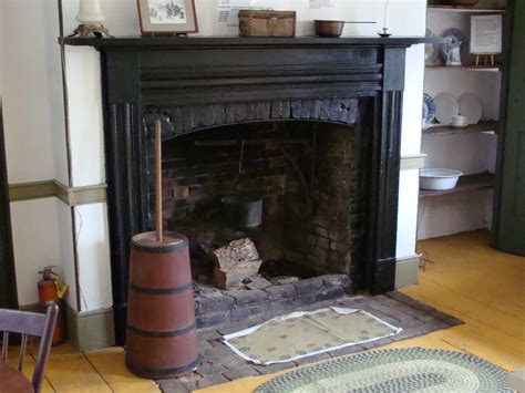 File:Griffin House fireplace 2010.jpg - Wikimedia Commons