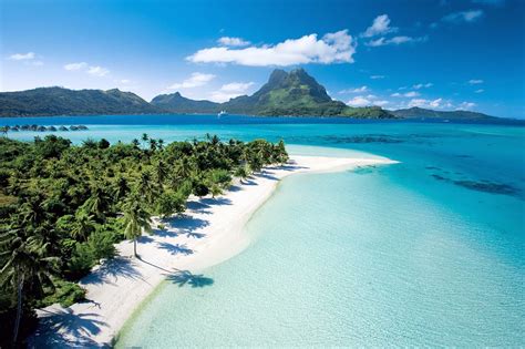 Beautiful White Sand Beach in Bora Bora - Island Travel Guide