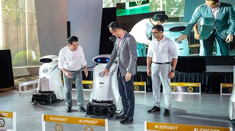 Cleaning robots that ‘wink’ and ‘joke’ to be deployed by March 2020 - CNA