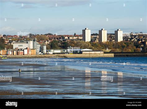 Kirkcaldy seafront hi-res stock photography and images - Alamy