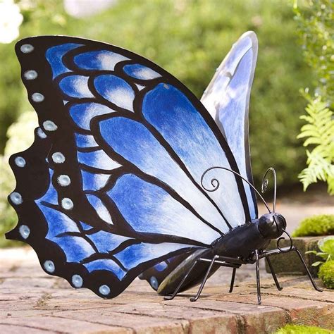 Insect Metal Garden Statue | Decorative sculpture, Outdoor sculpture ...