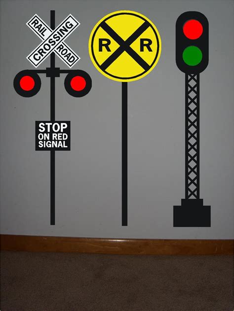 3 Railroad crossing signal vinyl signs...one yellow circle | Etsy | Trein slaapkamer, Etsy ...