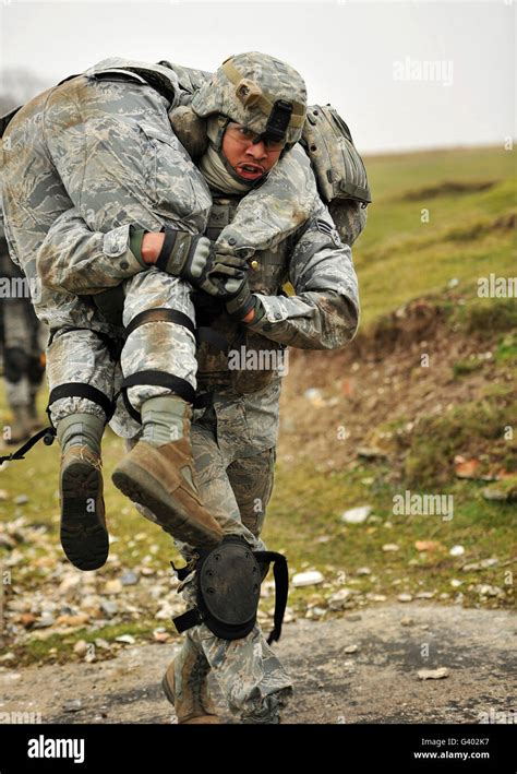 Wounded soldier hi-res stock photography and images - Alamy