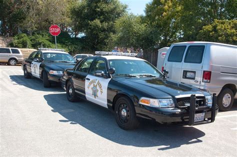 2010 and 2009 Ford Crown Vic police interceptor p71 p7b California Highway Patrol CHP Us Police ...