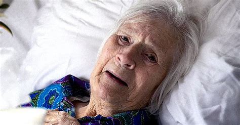 102-Year-Old Woman Is Threatened with Pension Withdrawal If She Doesn't Prove Her Identity