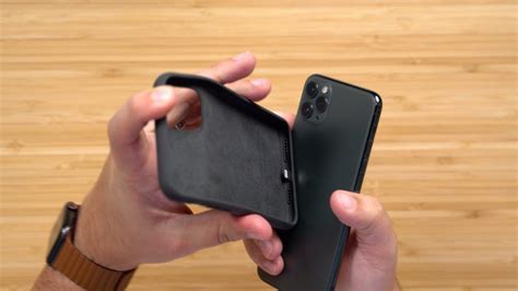 Hands-On With Apple's New Smart Battery Case for iPhone 11 Pro Max ...