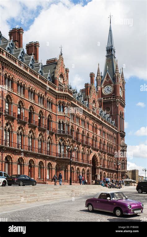 St pancras renaissance hotel hi-res stock photography and images - Alamy